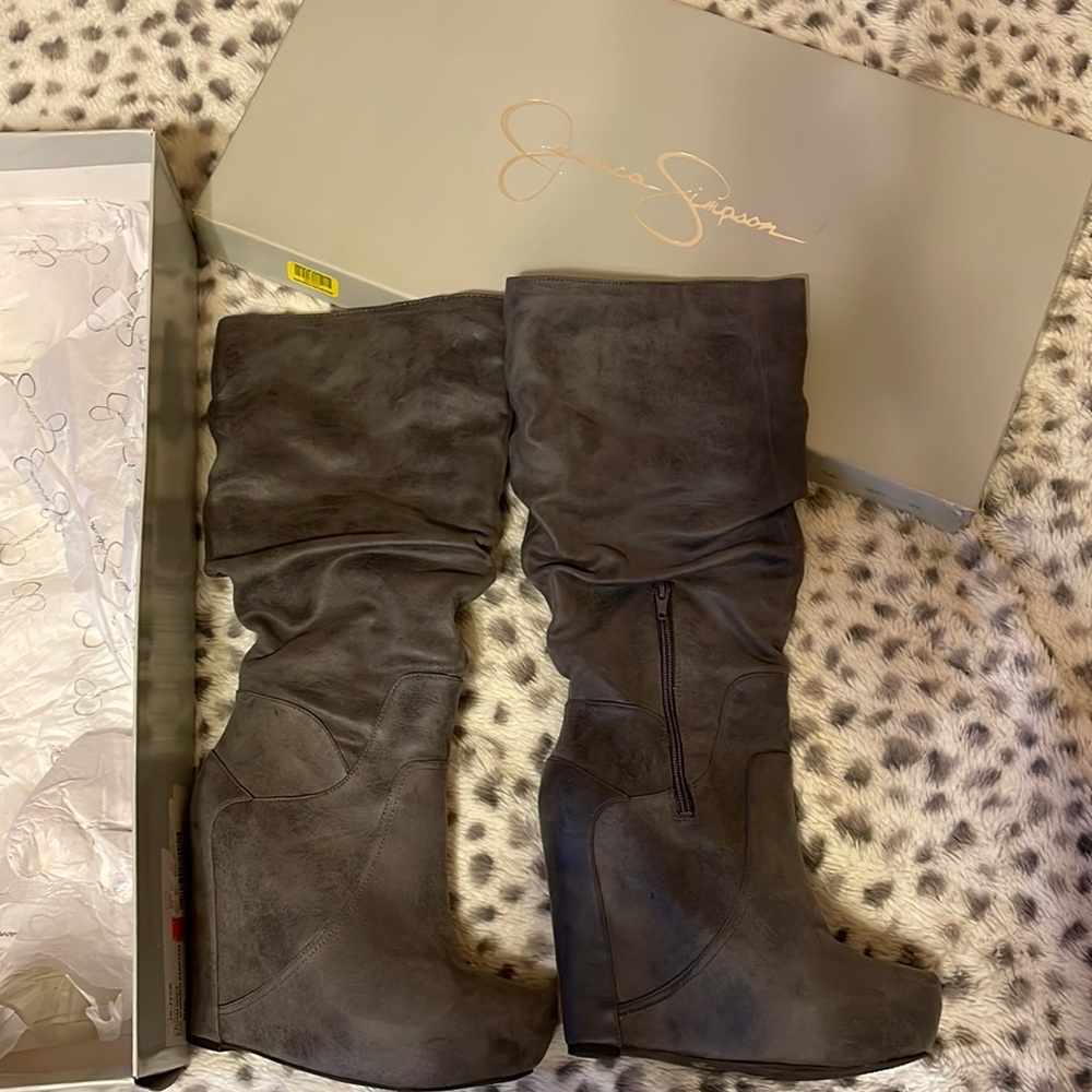 Jessica Simpson storm grey size 8 boots- wore 3 times - gently used.